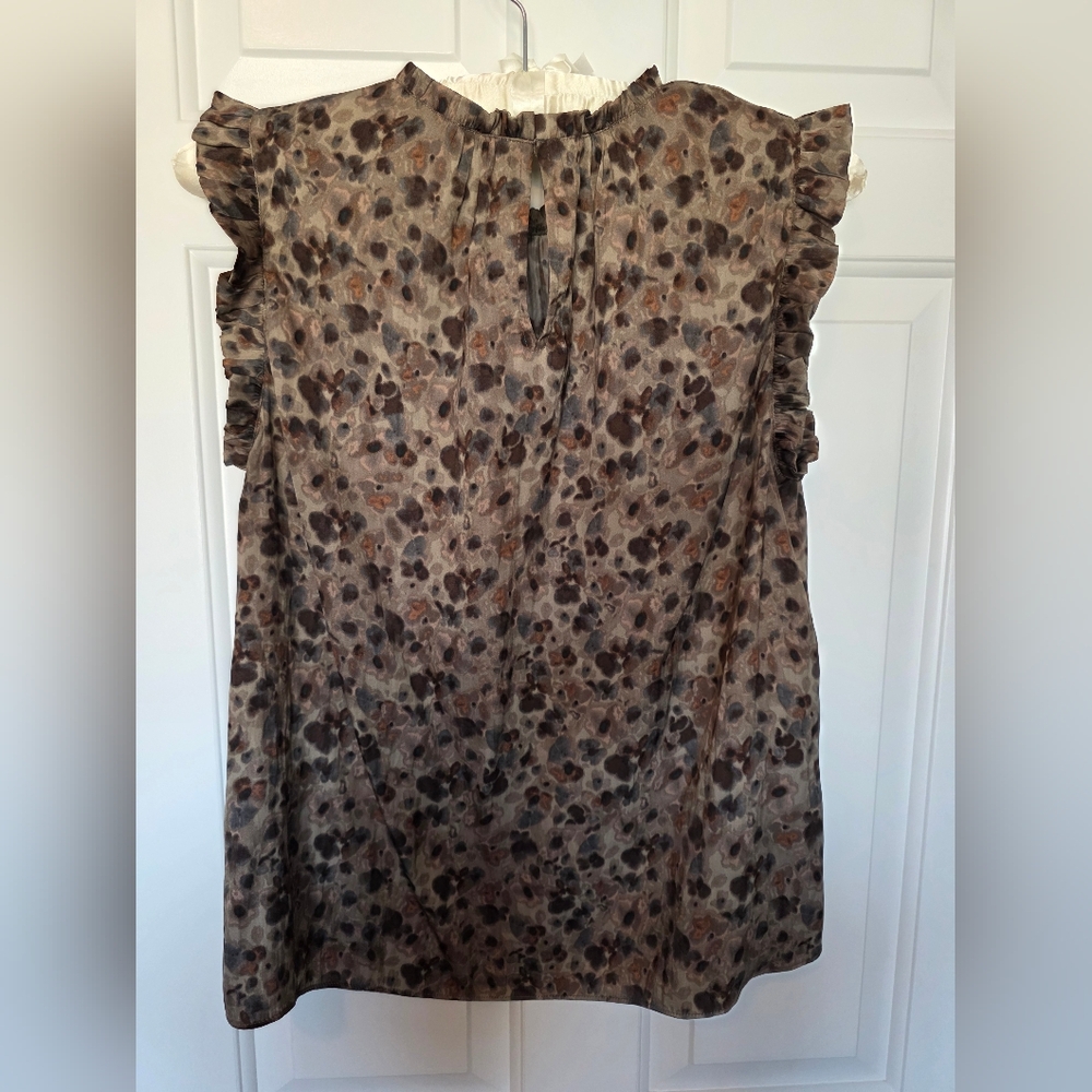 Chic Patterned Women's Blouse - image 2